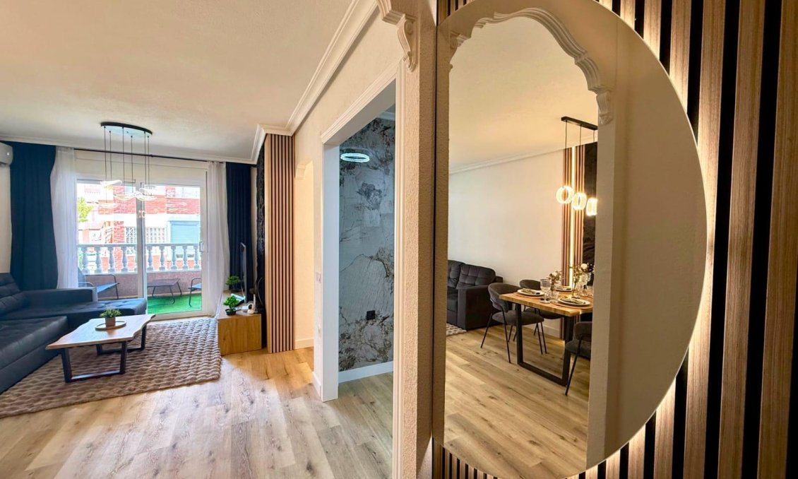 Segunda mano - Apartamento -
Torrevieja - Playa del Cura