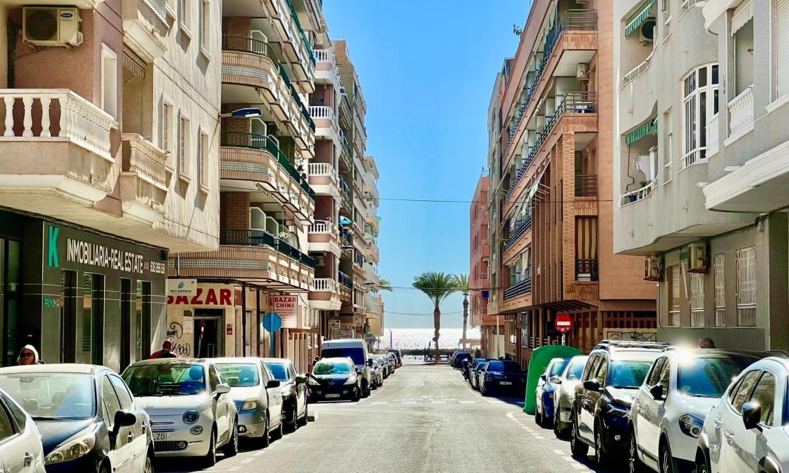 Segunda mano - Apartamento -
Torrevieja - Playa del Cura