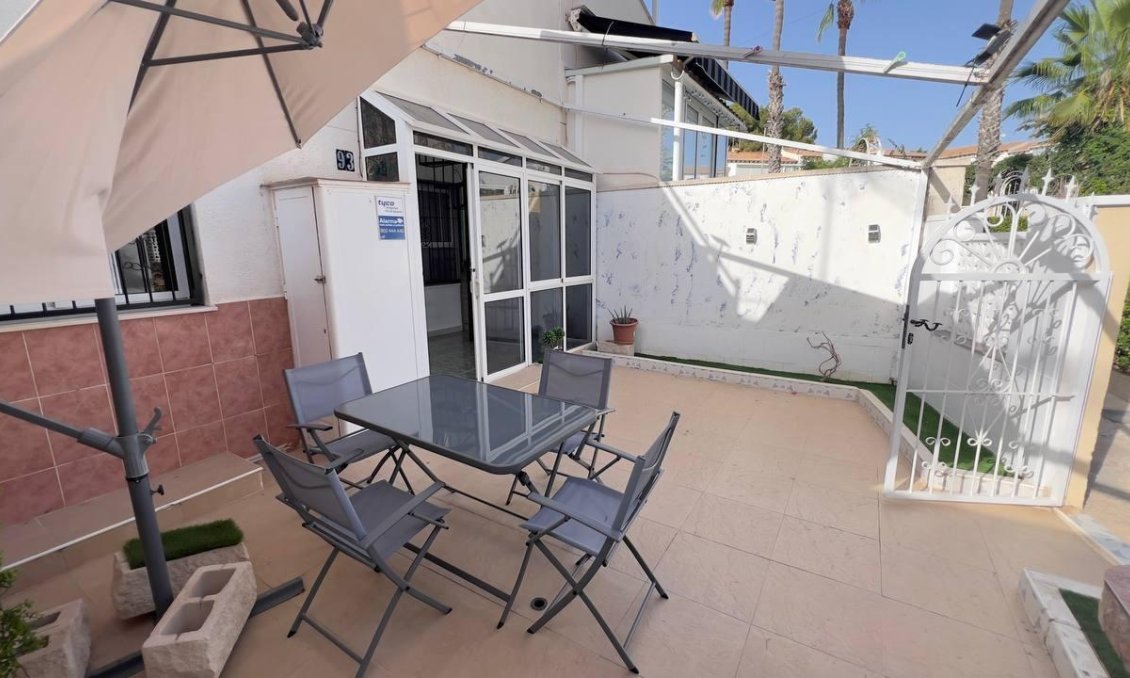 Használt Ingatlanok - Bungaló -
Torrevieja - Los Balcones