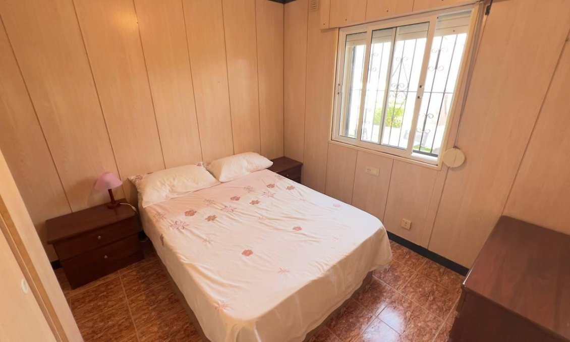 Használt Ingatlanok - Bungaló -
Torrevieja - Los Balcones