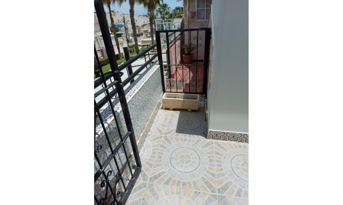 Használt Ingatlanok - Bungaló -
Torrevieja - Los Balcones