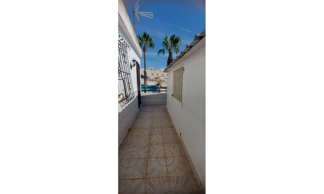 Használt Ingatlanok - Bungaló -
Torrevieja - Los Balcones