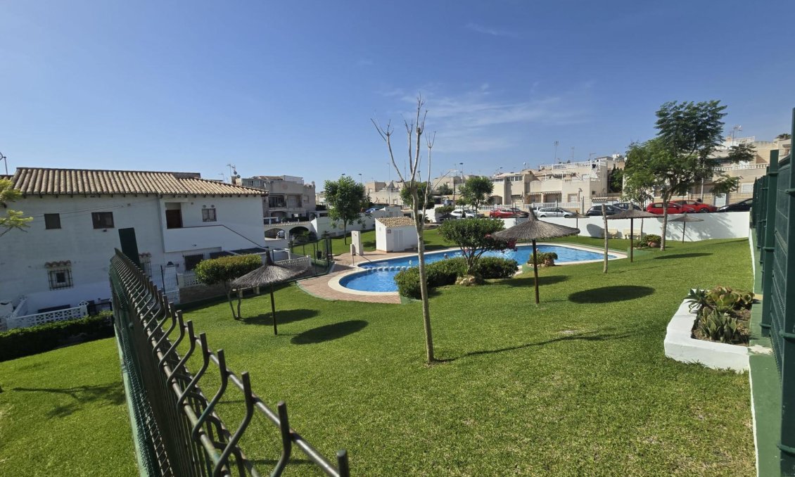 Használt Ingatlanok - Bungaló -
Torrevieja - Los Balcones
