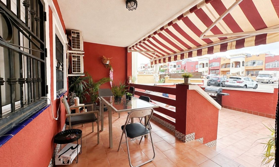 Resale - Bungalow -
Orihuela Costa - Los Altos
