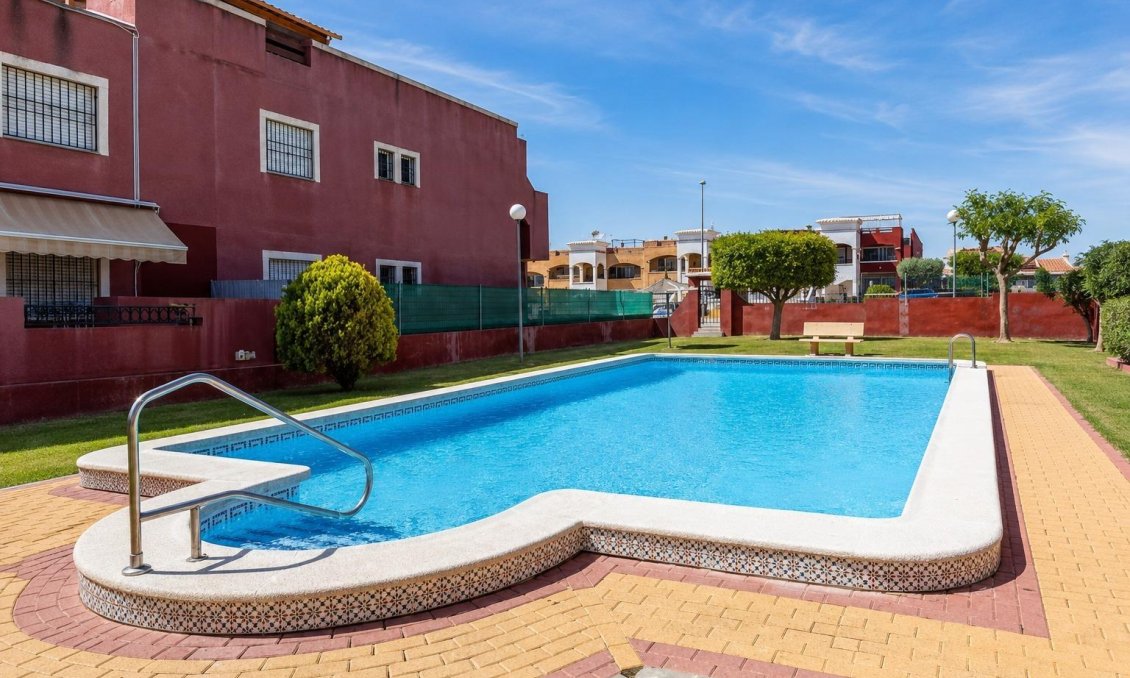 Resale - Bungalow -
Orihuela Costa - Los Altos
