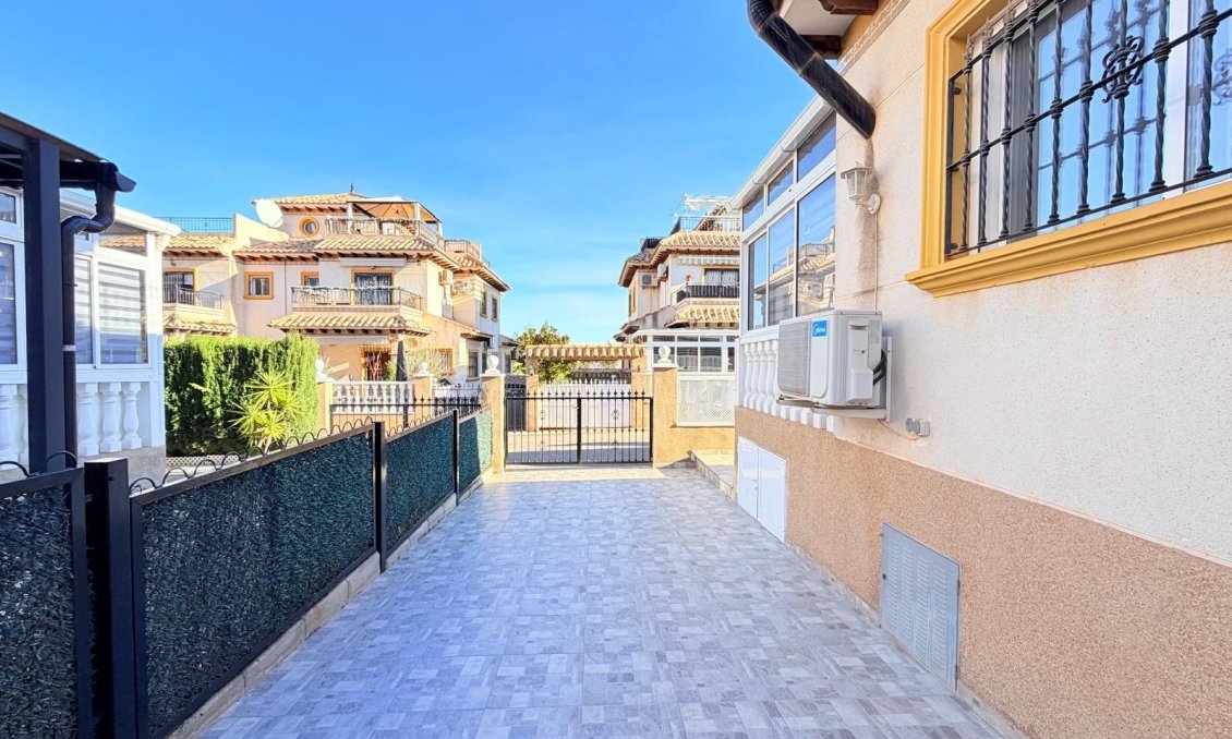 Wiederverkauf - Stadthaus -
Orihuela Costa - Las Filipinas