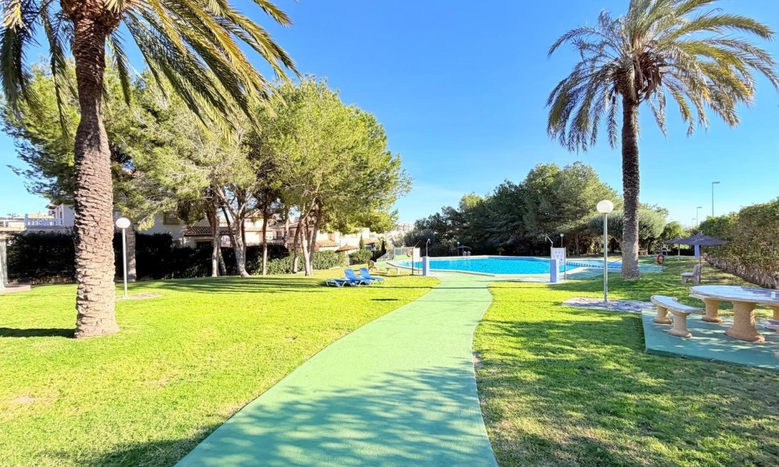 Wiederverkauf - Stadthaus -
Orihuela Costa - Las Filipinas