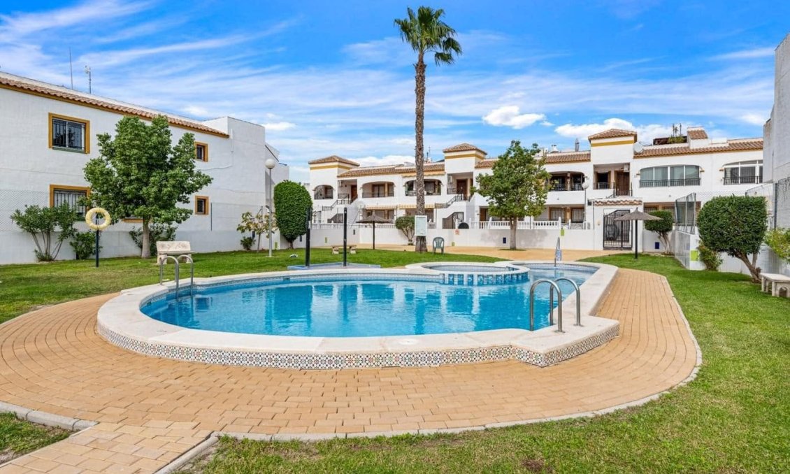 Segunda mano - Apartamento -
Orihuela - Inland
