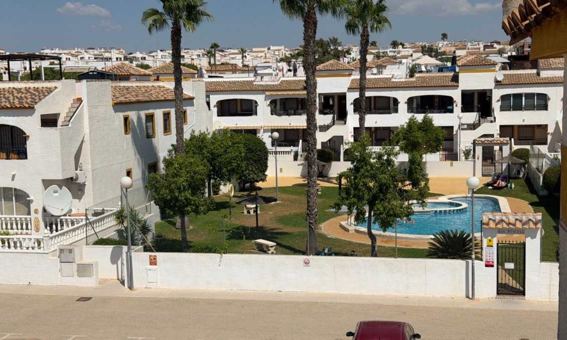 Segunda mano - Apartamento -
Orihuela - Inland