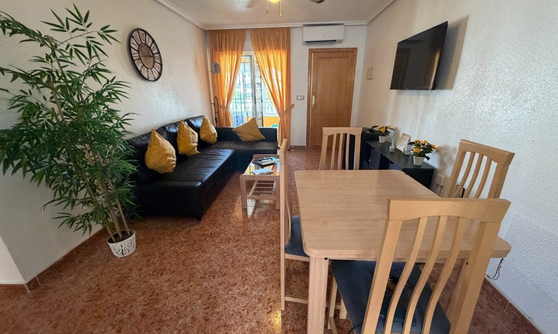 Segunda mano - Apartamento -
Orihuela - Inland