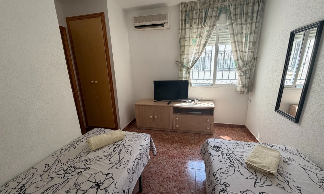 Segunda mano - Apartamento -
Orihuela - Inland