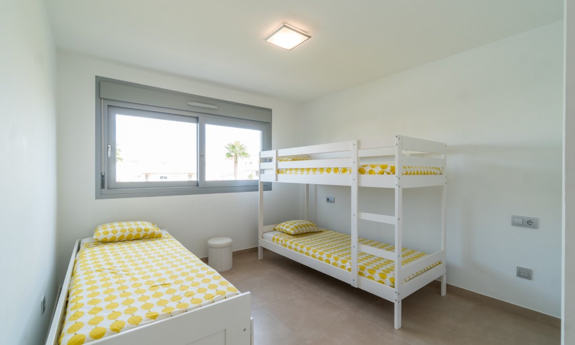 Használt Ingatlanok - Bungaló -
Vistabella Golf Entre Naranjos - Inland