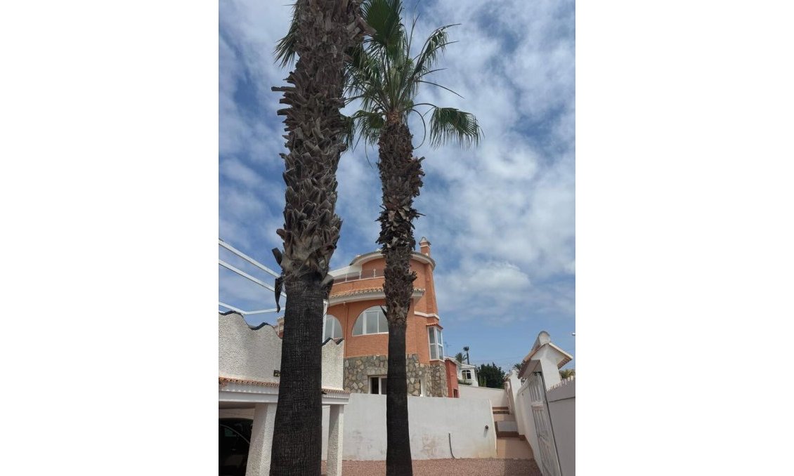 Segunda mano - Villa -
Ciudad Quesada - Costa Blanca