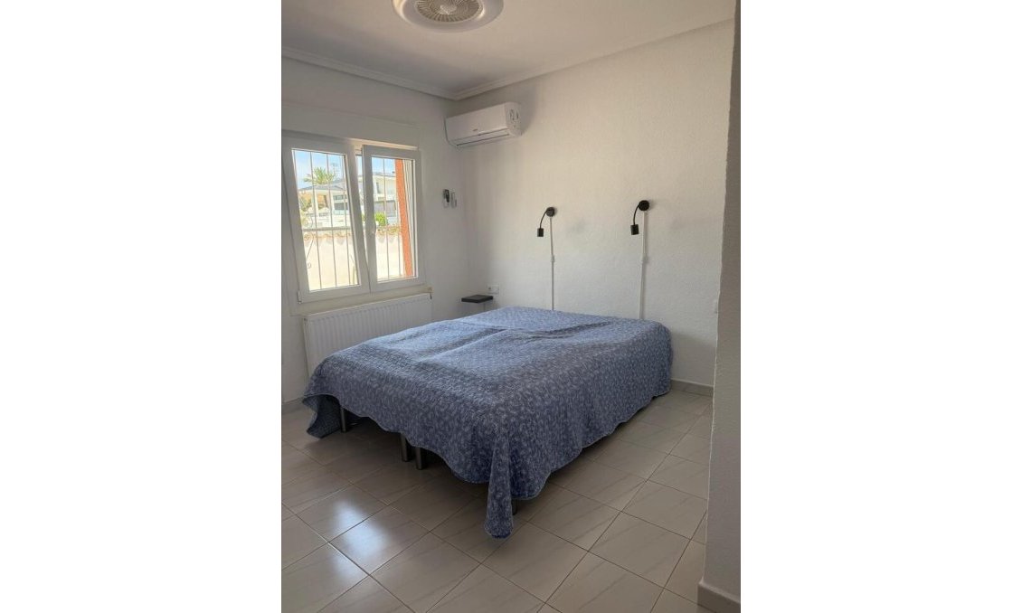 Segunda mano - Villa -
Ciudad Quesada - Costa Blanca