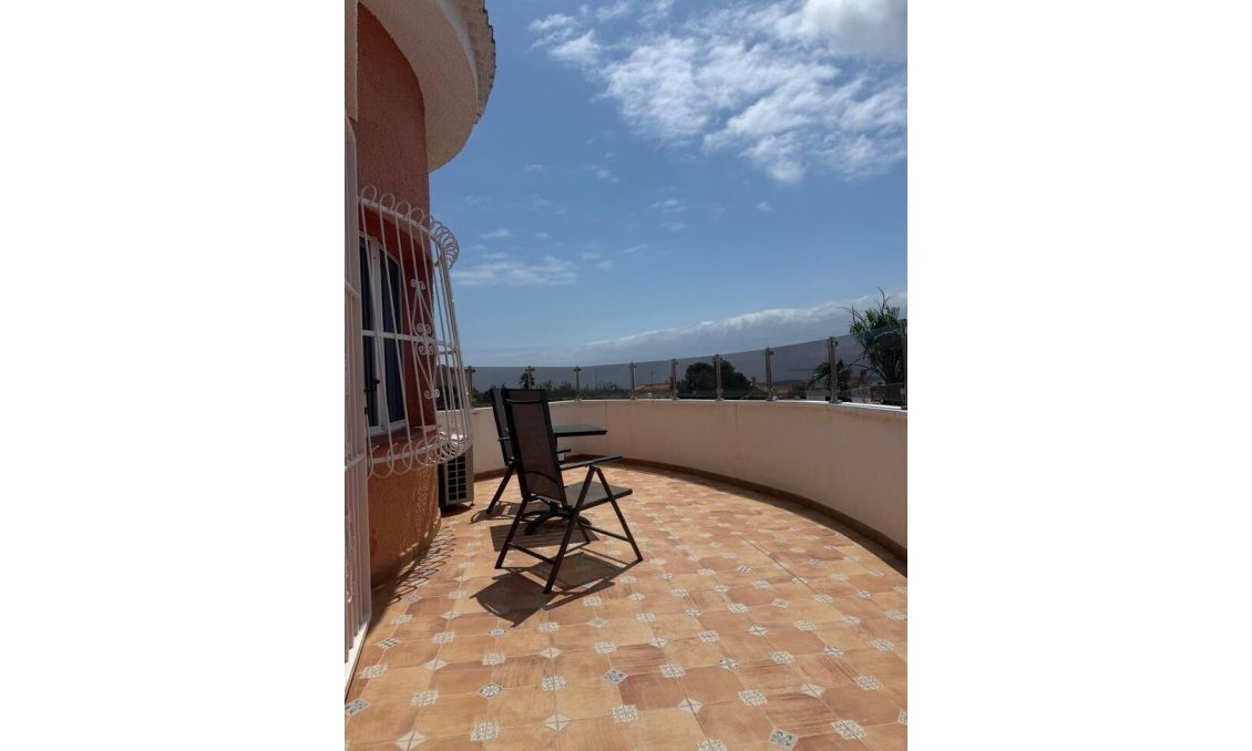 Segunda mano - Villa -
Ciudad Quesada - Costa Blanca