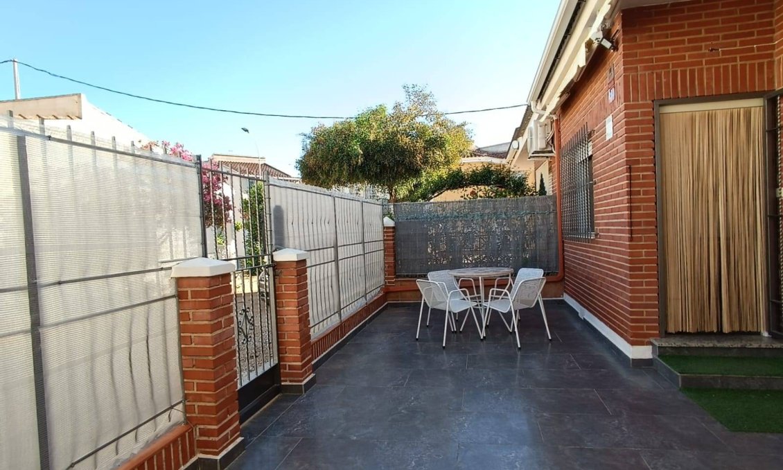Wiederverkauf - Villa / Doppelhaushälfte -
San Pedro del Pinatar - Los Cuarteros