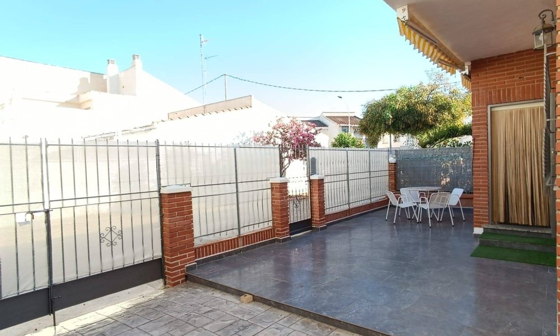 Wiederverkauf - Villa / Doppelhaushälfte -
San Pedro del Pinatar - Los Cuarteros
