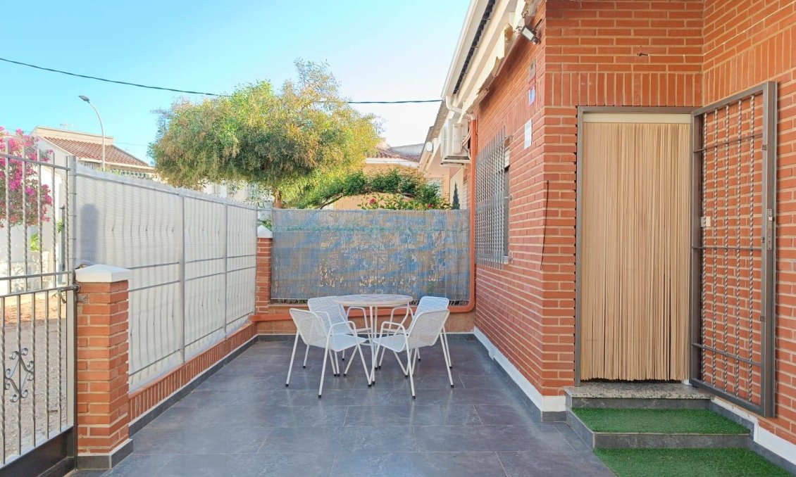 Wiederverkauf - Villa / Doppelhaushälfte -
San Pedro del Pinatar - Los Cuarteros