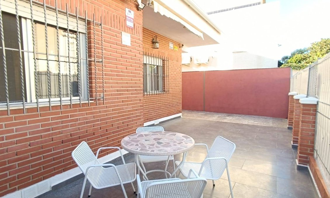 Wiederverkauf - Villa / Doppelhaushälfte -
San Pedro del Pinatar - Los Cuarteros