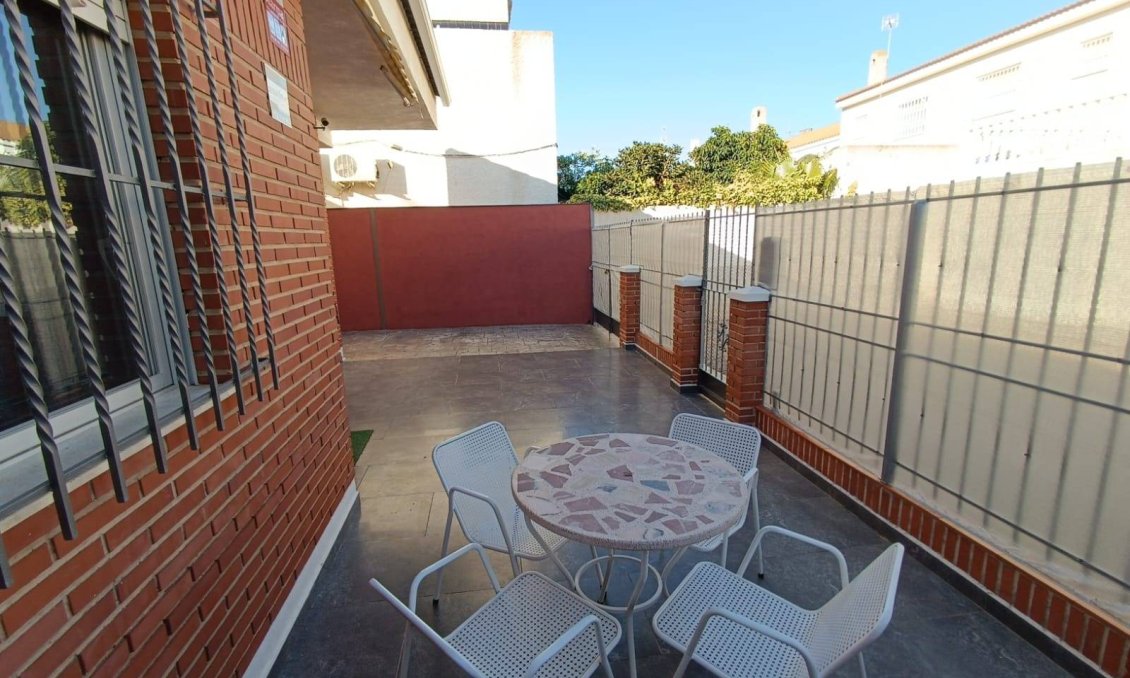 Wiederverkauf - Villa / Doppelhaushälfte -
San Pedro del Pinatar - Los Cuarteros