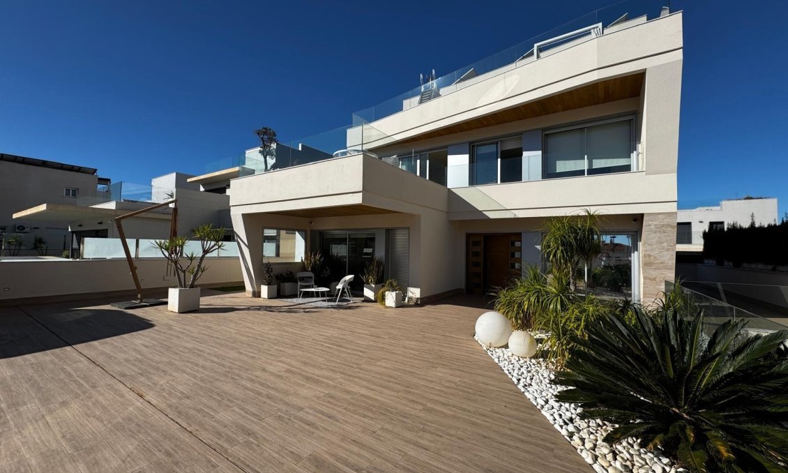 Segunda mano - Villa -
Orihuela Costa - Campoamor