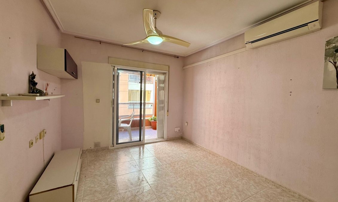 Segunda mano - Apartamento -
Torrevieja - Curva Del Palangre