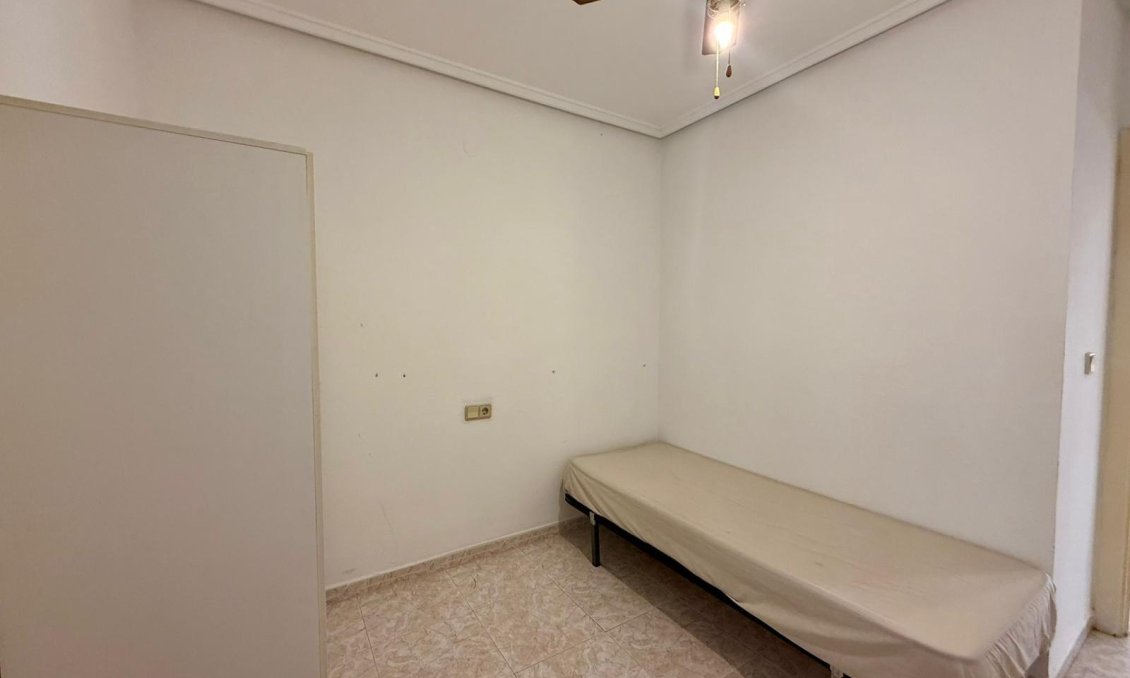 Segunda mano - Apartamento -
Torrevieja - Curva Del Palangre