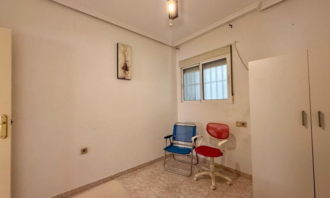Segunda mano - Apartamento -
Torrevieja - Curva Del Palangre