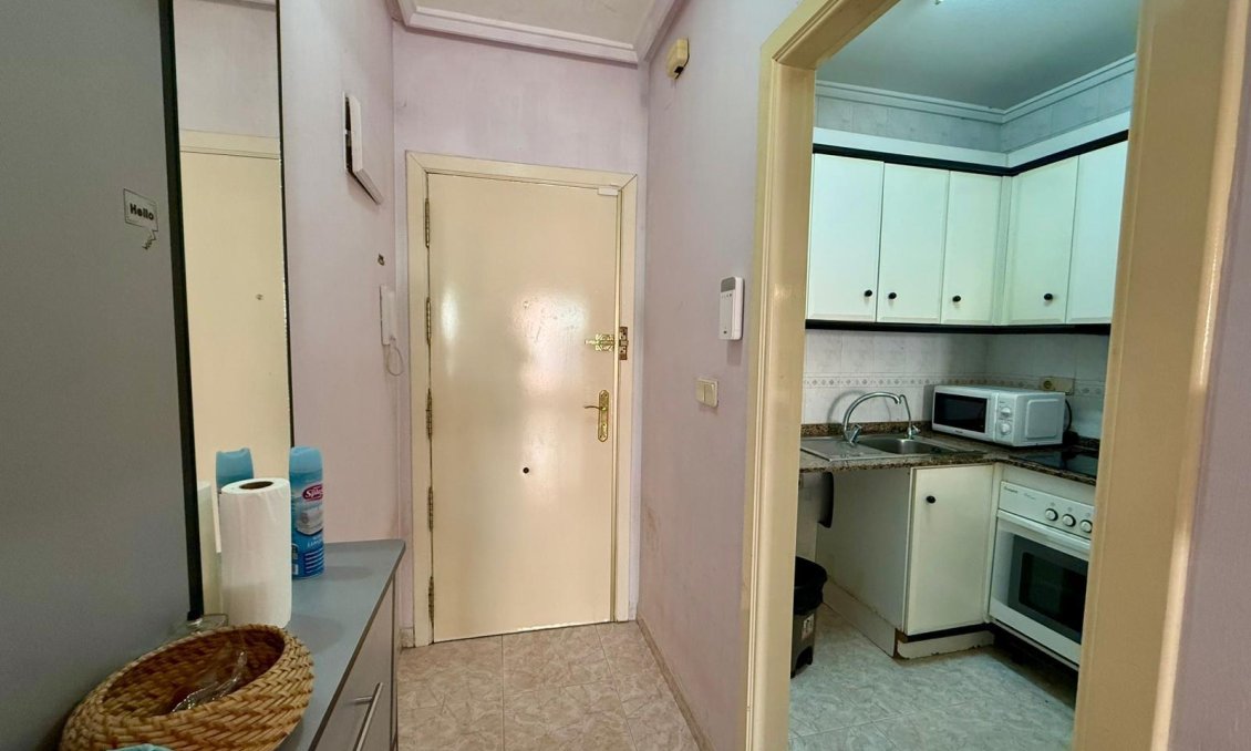 Segunda mano - Apartamento -
Torrevieja - Curva Del Palangre