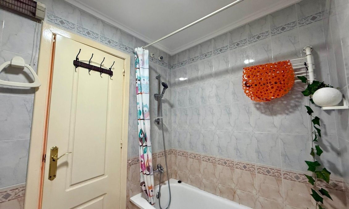 Segunda mano - Apartamento -
Torrevieja - Curva Del Palangre