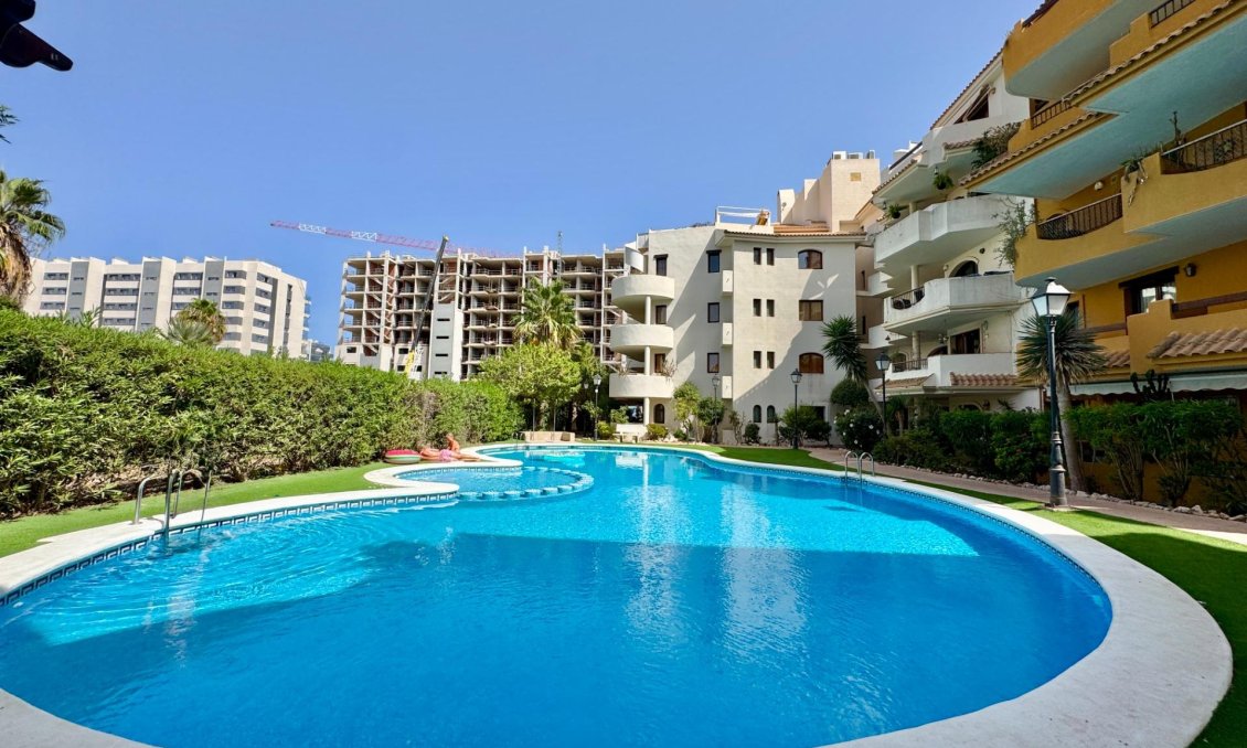 Segunda mano - Apartamento -
Torrevieja - Punta Prima
