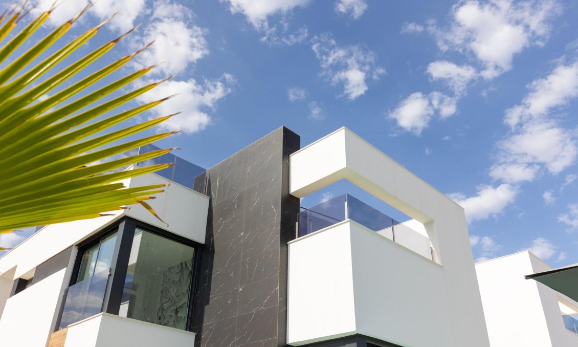 Segunda mano - Villa -
Torrevieja - Torreta Florida