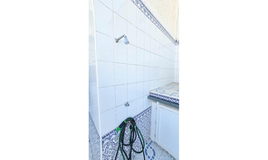 Segunda mano - Bungalow -
Torrevieja - Torretas