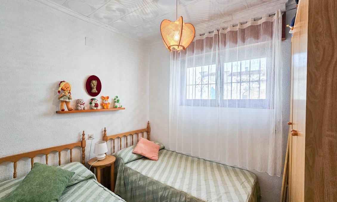 Segunda mano - Bungalow -
Torrevieja - Torretas