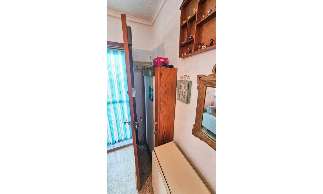 Segunda mano - Bungalow -
Torrevieja - Torretas