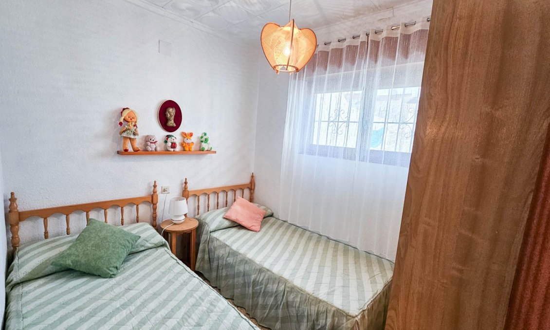 Segunda mano - Bungalow -
Torrevieja - Torretas