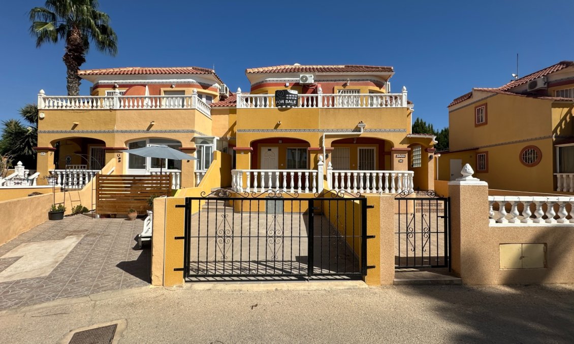 Segunda mano - Adosado -
Orihuela Costa - Costa Blanca