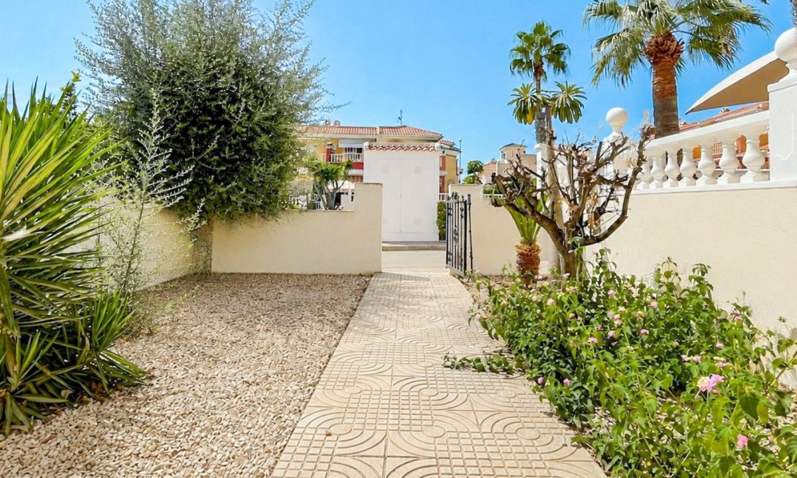 Használt Ingatlanok - Sorház -
Ciudad Quesada - Costa Blanca