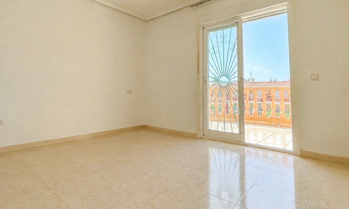 Használt Ingatlanok - Sorház -
Ciudad Quesada - Costa Blanca