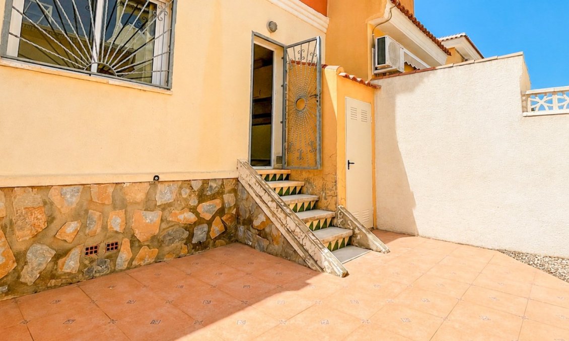 Használt Ingatlanok - Sorház -
Ciudad Quesada - Costa Blanca