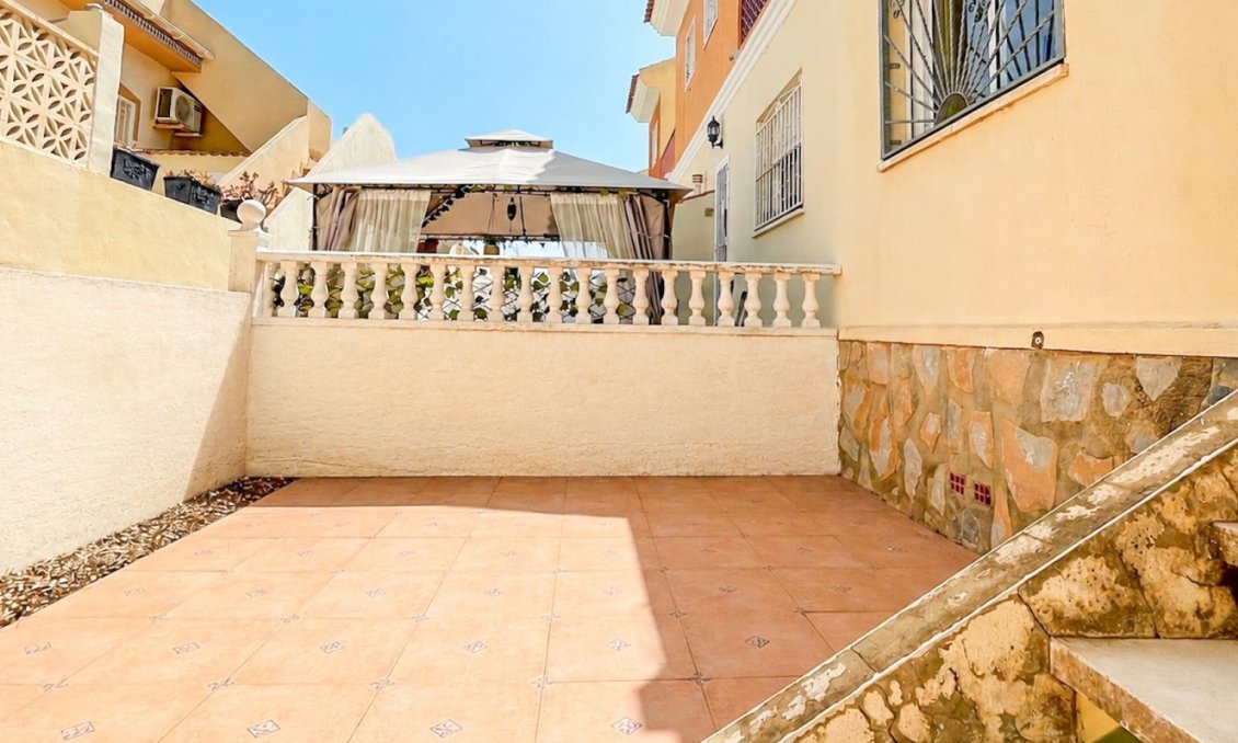 Használt Ingatlanok - Sorház -
Ciudad Quesada - Costa Blanca