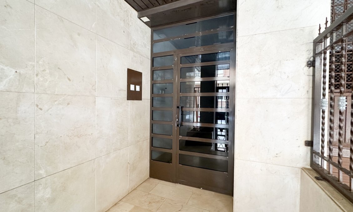 Wiederverkauf - Wohnung -
Torrevieja - Costa Blanca