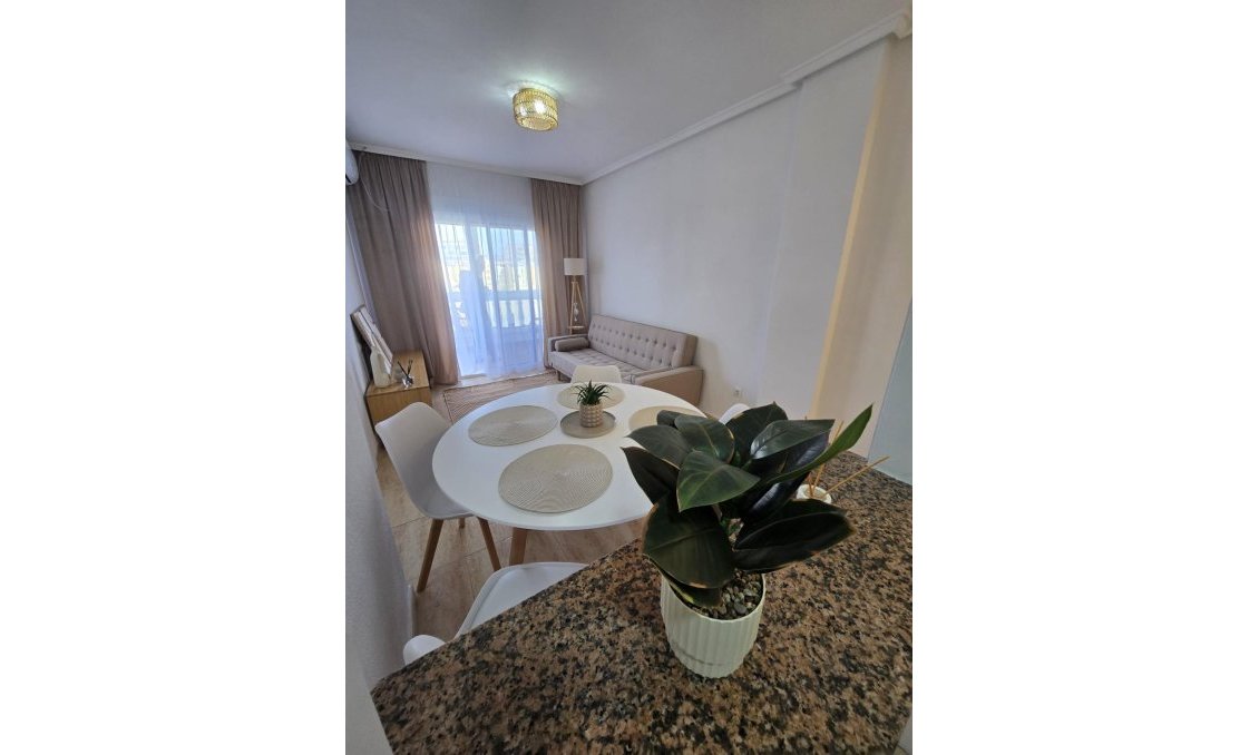 Revente - Appartement -
Torrevieja - Torreblanca