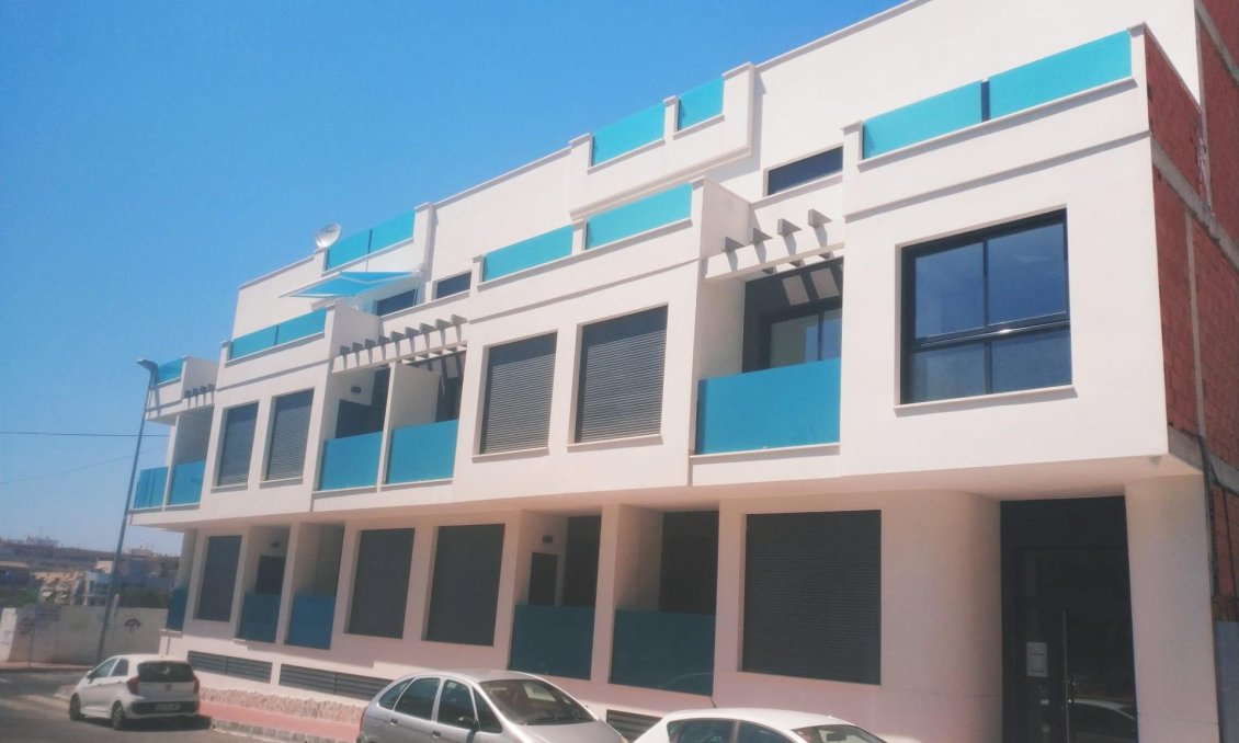 Használt Ingatlanok - Apartman -
Torrevieja - Estacion De Autobuses