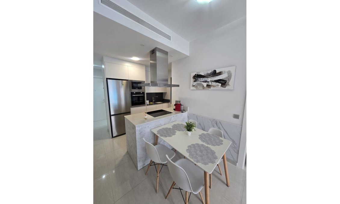 Használt Ingatlanok - Apartman -
Torrevieja - Estacion De Autobuses