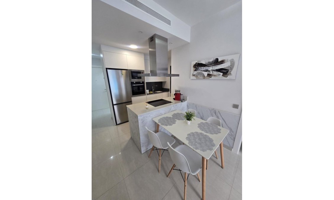 Használt Ingatlanok - Apartman -
Torrevieja - Estacion De Autobuses