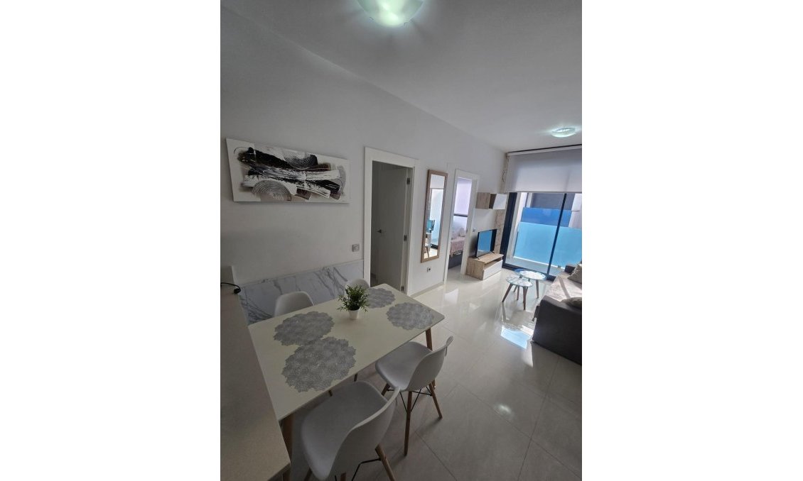 Használt Ingatlanok - Apartman -
Torrevieja - Estacion De Autobuses