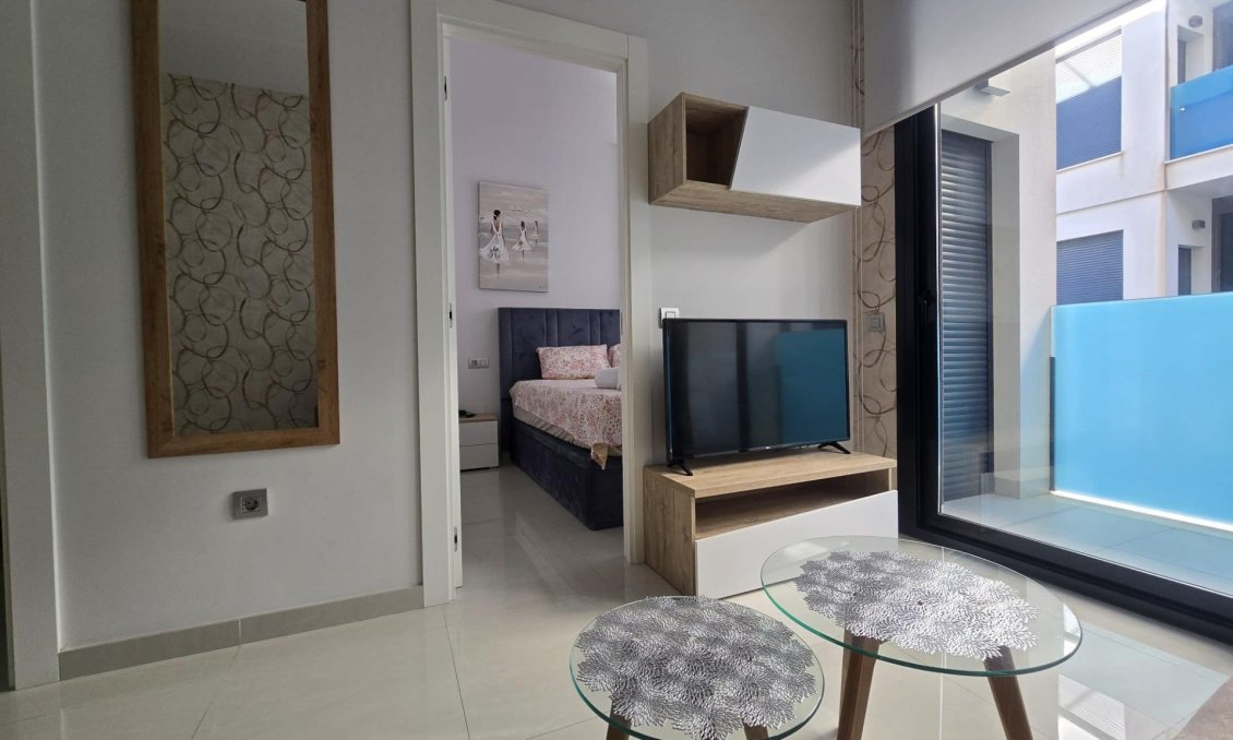 Használt Ingatlanok - Apartman -
Torrevieja - Estacion De Autobuses