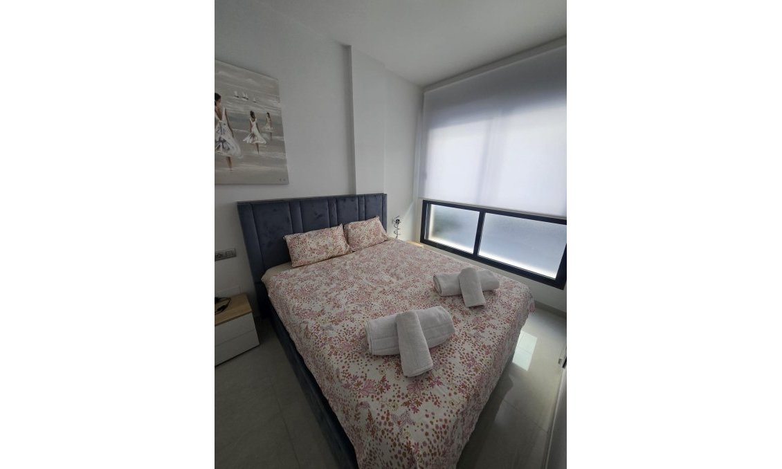 Használt Ingatlanok - Apartman -
Torrevieja - Estacion De Autobuses