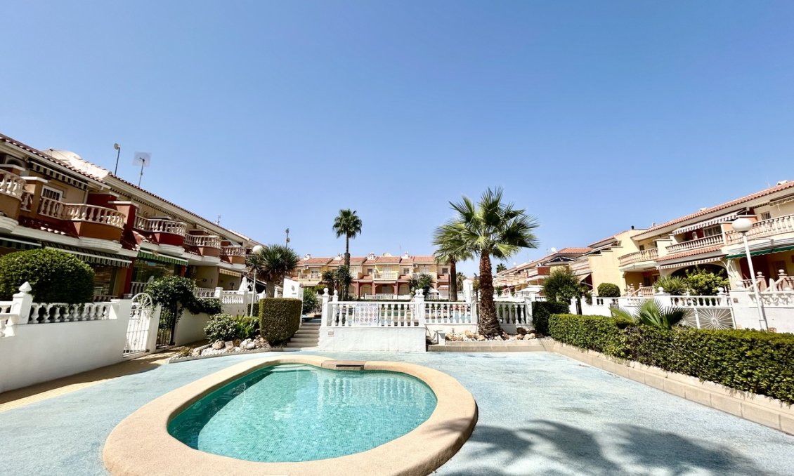 Használt Ingatlanok - Sorház -
Ciudad Quesada - Costa Blanca